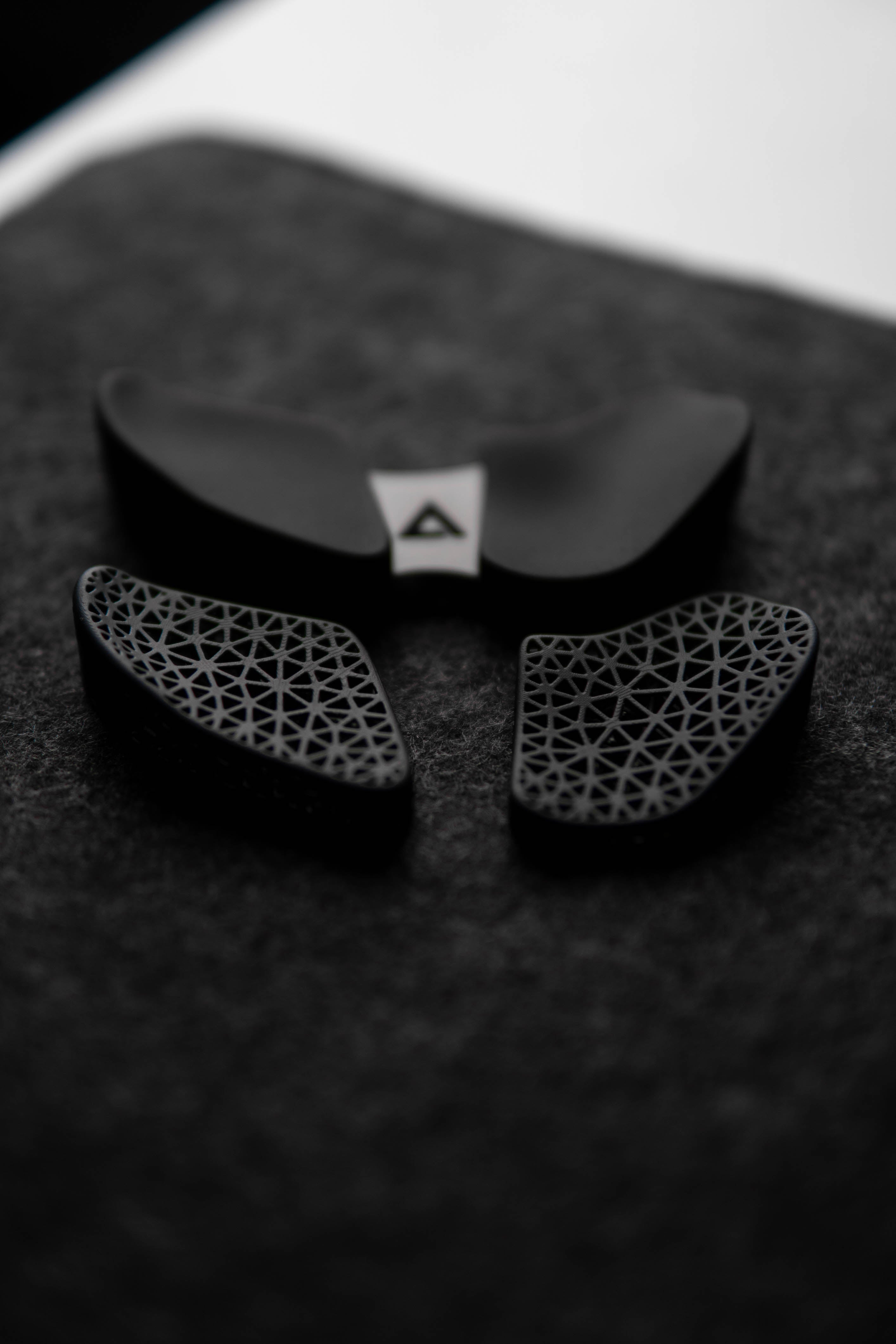 #color_airrest-black