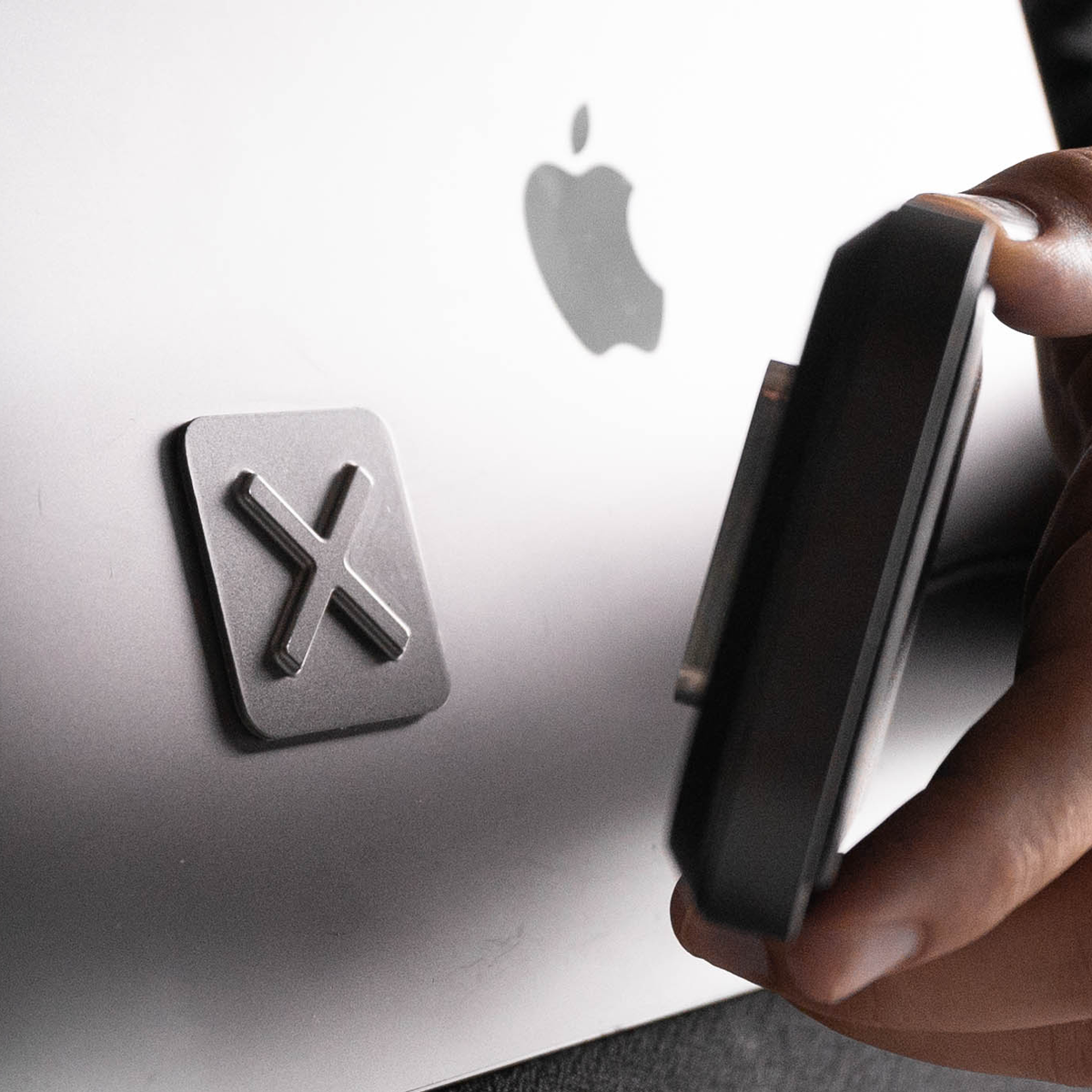 HoldX - SSD Magnetic Mount
